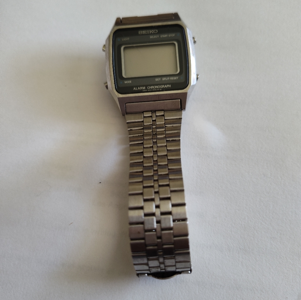 Seiko Silver Digital Watch - Picture 10 of 10